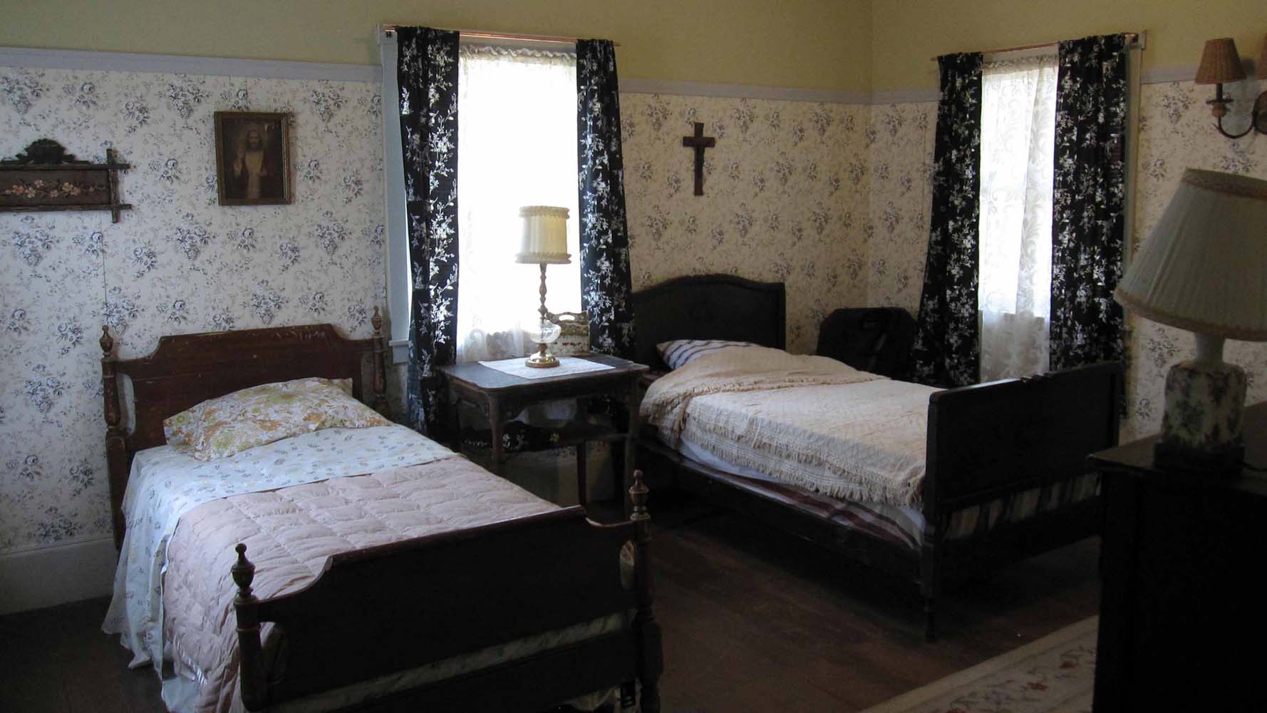 GRANDPARENTS' BEDROOM ...location dress